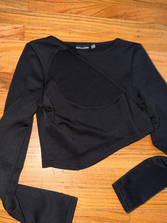 PrettyLittleThing Tops - PrettyLittleThing Black Long Sleeve Cutout Crop Top